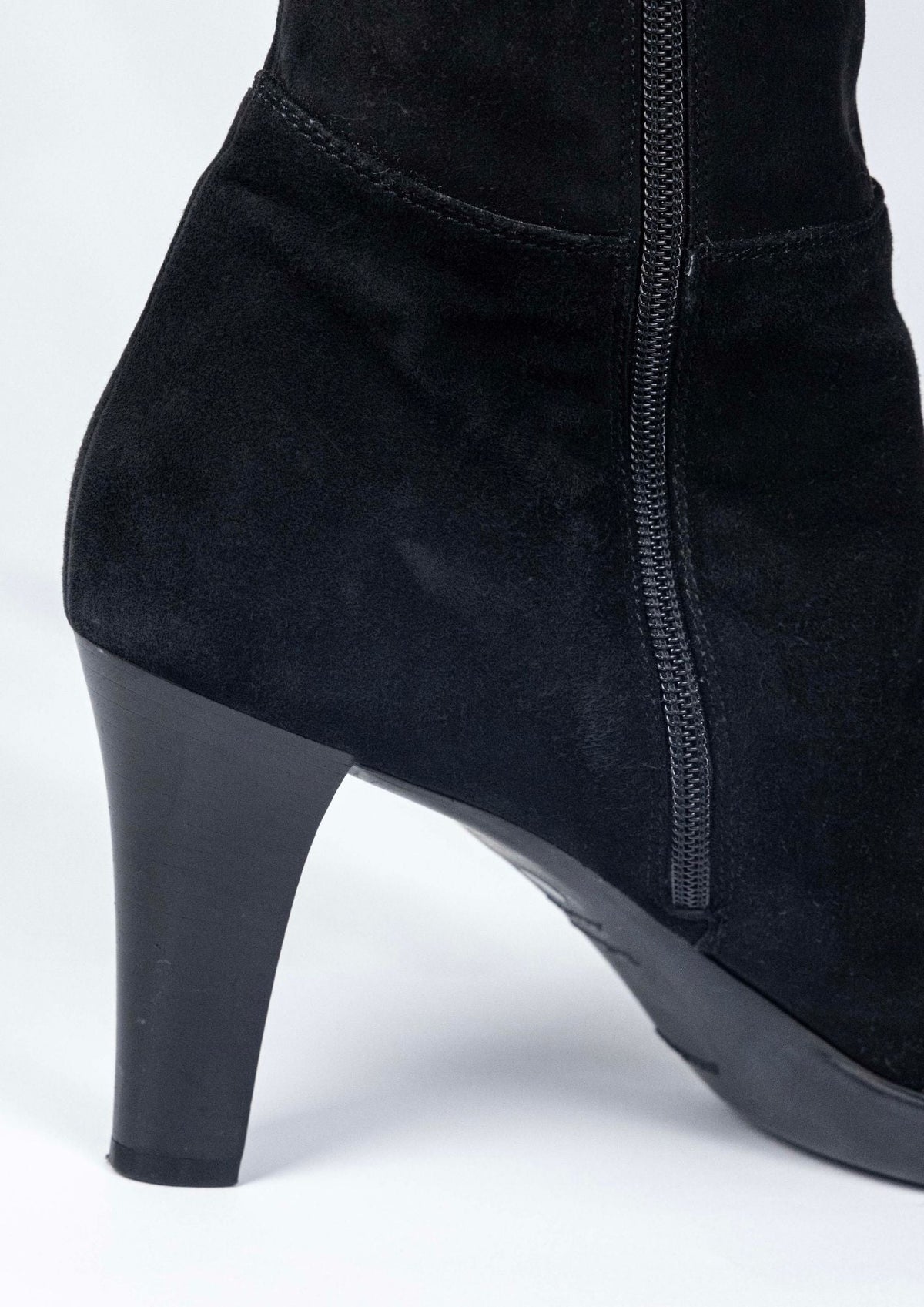 Aquatalia Black Boots - Reloved - Timeless Styles