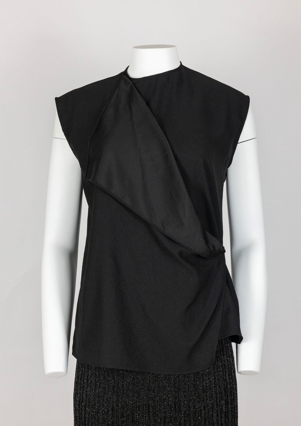 Halston Black Draped Sleeveless Top - Reloved - Timeless Styles